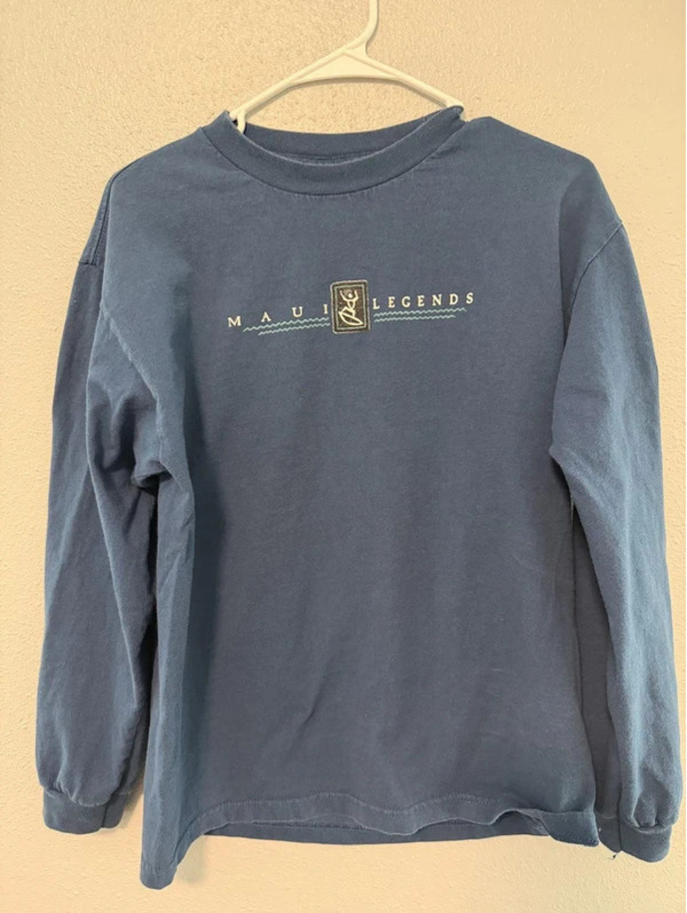 # 6061  Maui Legends Blue Long Sleeve Tiki Graphic Shirt Men's M